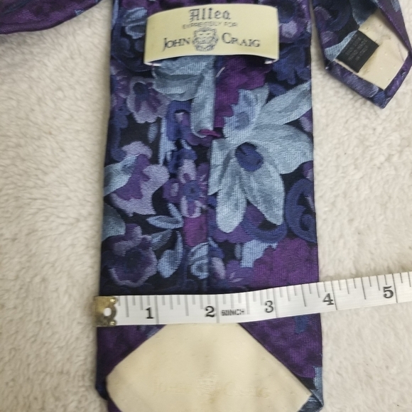 Allea Silk Tie - Picture 4 of 4